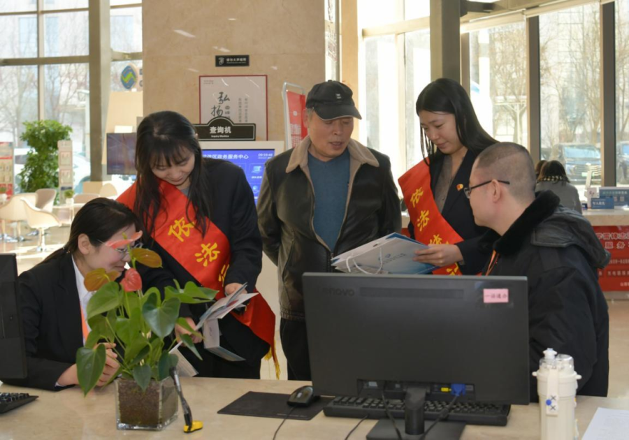 普及統(tǒng)計(jì)法律知識(shí)，營(yíng)造良好統(tǒng)計(jì)氛圍——山西轉(zhuǎn)型綜改示范區(qū)開(kāi)展宣傳活動(dòng)推動(dòng)社會(huì)經(jīng)濟(jì)咨詢服務(wù)